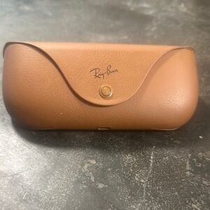 Ray-Ban “Meta” Tan Glasses Case (Charging)